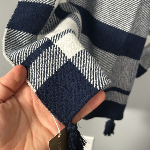 NWT J. Crew Wool Blend Navy White Plaid Large Shawl Scarf - Picture 9 of 10